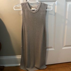 Sleeveless tunic